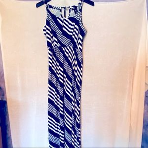 Sleeveless maxi dress